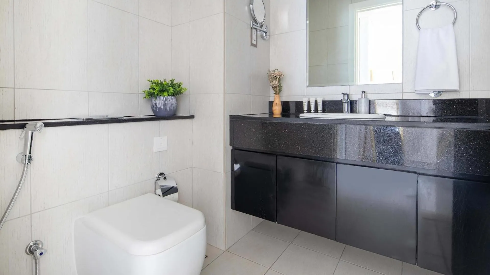 Frank Porter - Damac Ghalia Dubai Apartment